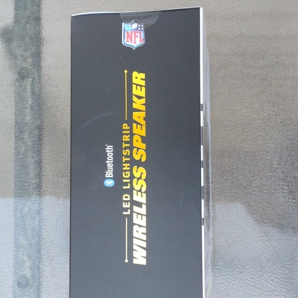 Shockbox LED Philadelphia Eagles Wireless Speaker - Picture 2 of 3